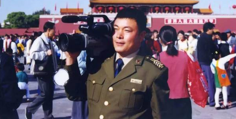 柏华基照片