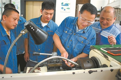 推动实现更高质量的就业_江苏文明网