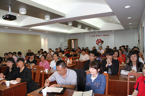 张家港市举行志愿服务培训班_江苏文明网