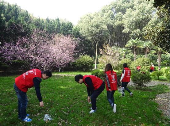 虞山镇文明祭扫 让清明更清明