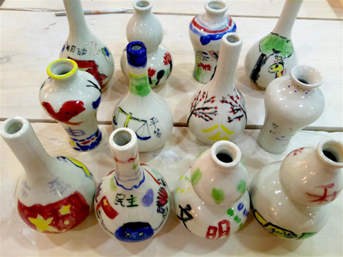 苏州园区:彩绘陶艺"我为核心价值观代言"