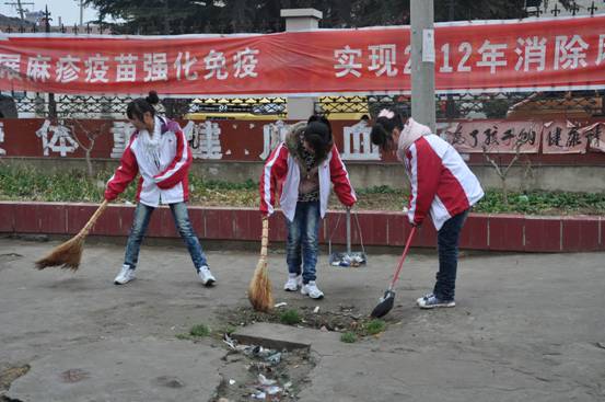 山区柳泉镇切实开展学习雷锋好榜样志愿者集