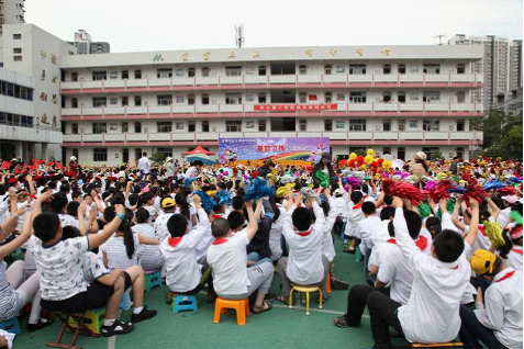 徐州市民主路小学开展"童梦飞扬"经典诵读活动