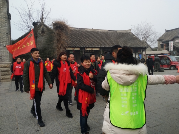 一群特殊志愿者护航江苏迎新年走大运活动