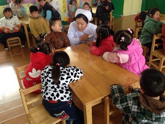 贾汪区团结幼儿园开展家长进课堂活动