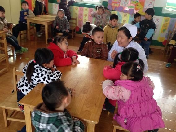 贾汪区团结幼儿园开展家长进课堂活动