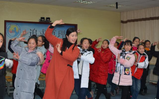 新沂市合沟中学开展柳琴戏进课堂活动