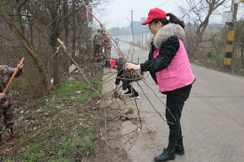 弘扬、传承、践行雷锋精神