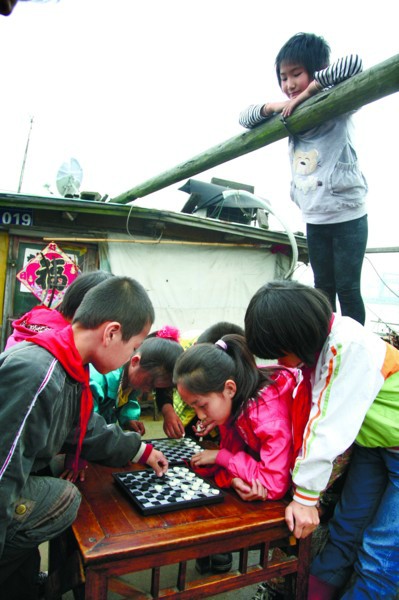 南通九圩港小学为船民子女提供温馨家园_江苏