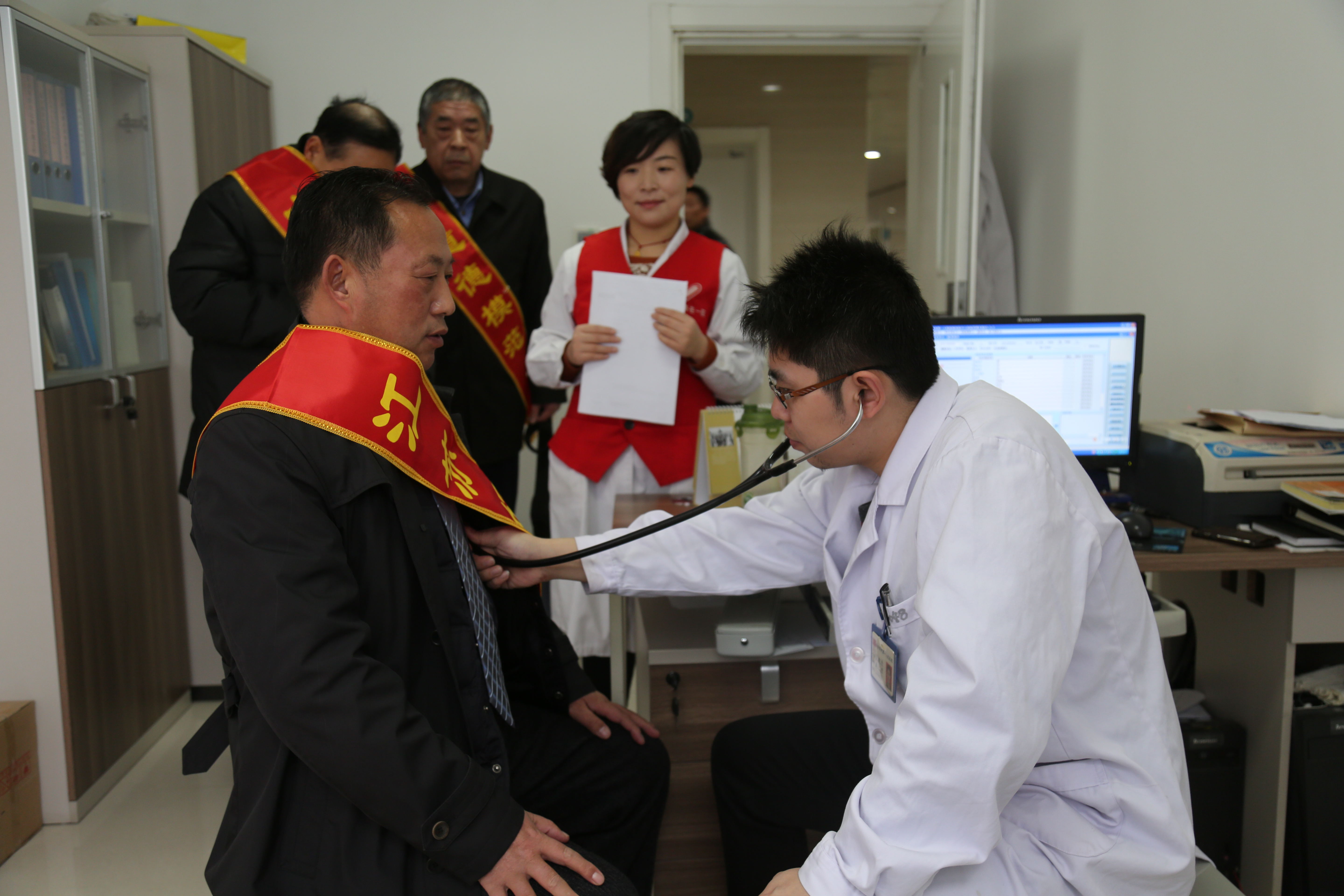 关爱身边好人 爱心接力传递