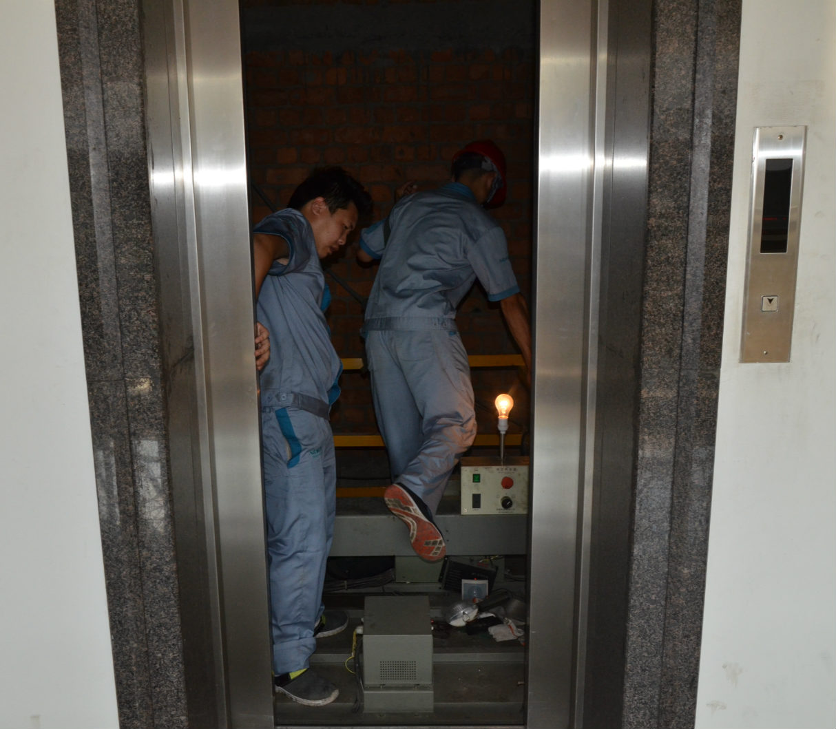 连云港市博物馆加强电梯安全检修