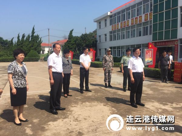 杨省世走访慰问连云港警备区及海防六连