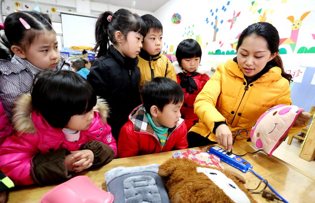 东海县幼儿园强化冬季安全用电教育
