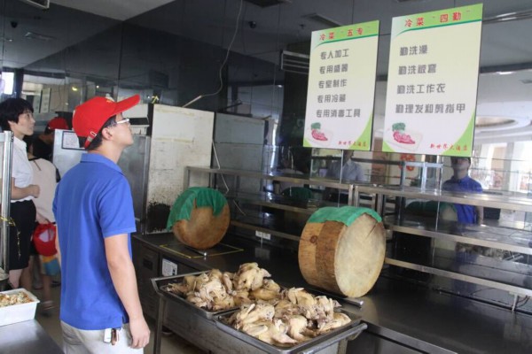 场监督管理局志愿者助力江苏省青少年篮球锦标赛