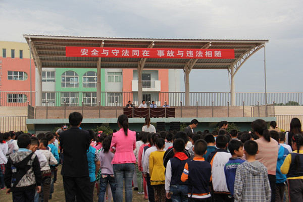 洪泽湖实验小学举办交通法制讲座