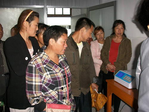 洪泽县万集镇中心幼儿园组织开展食堂开放日