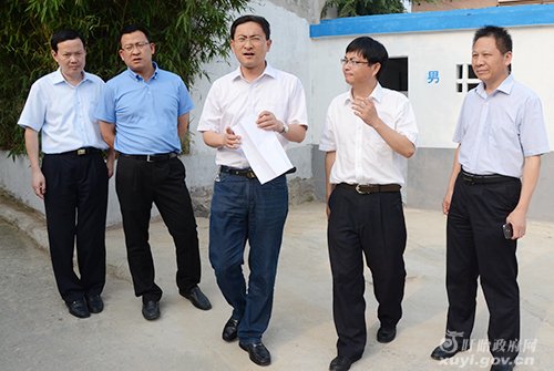 盱眙县领导现场推进盱城后街背巷改造工程
