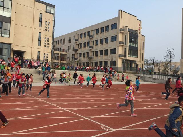 盱眙县实验小学开展防震减灾应急疏散演练活动