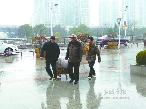 农民伯伯乡下妹_江苏2017年农民纯收入(3)