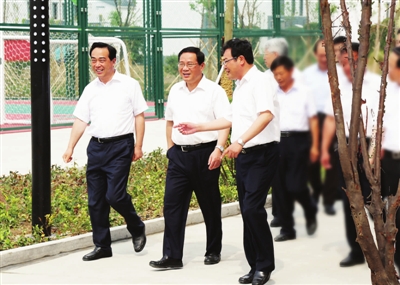 阜宁:省委书记李强来阜宁视察指导,充分肯定我县灾后重建工作