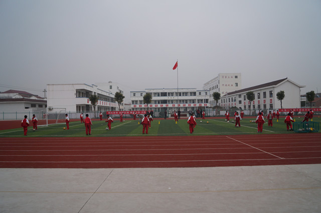 响水南河中心小学校园小足球训练常态化