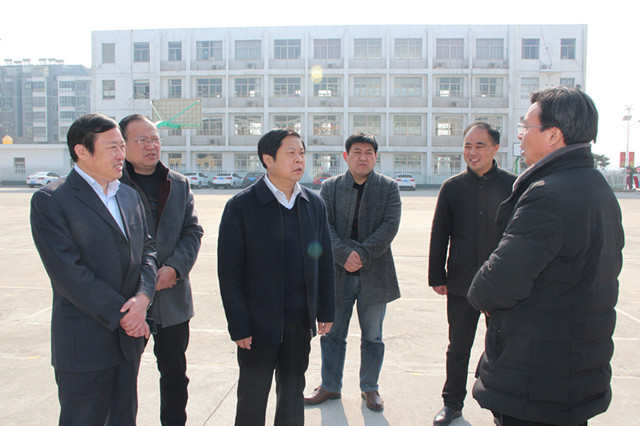 响水县委常委,宣传部长李运连检查指导开学工作