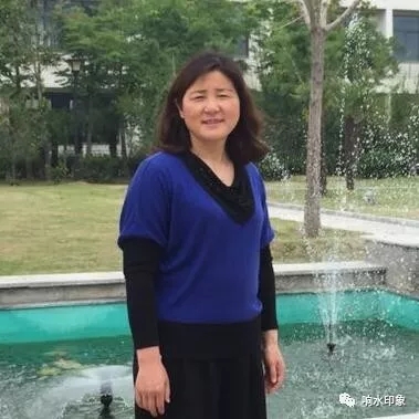"          昨天,当我从魏佳兵局长手中接过"高中英语王东方名师工作