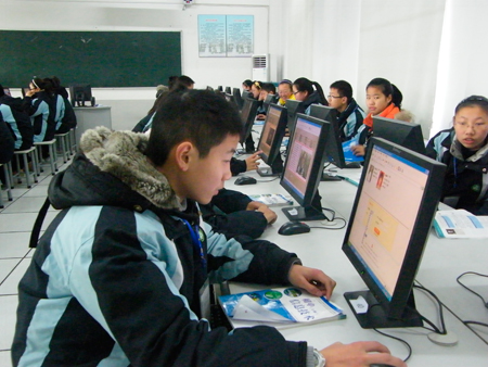 高邮赞化中学开展学习身边好人建设和谐校园活动