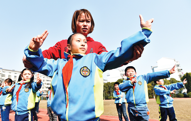 扬州:新学期戏曲广播体操进校园