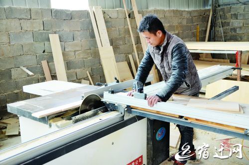 宿迁古楚社区居民:不搞废旧回收加工照样赚钱